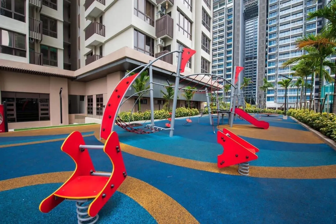 New Bali Residence Seaview L 8 Pax L Kids Friendly L Water Theme Park L 5Mins To Jonker L Kids Slide Malacca Apartment